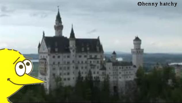 henny hatchy Schloss Neuschwanstein Bayern Deutschland henny hatchy Sniggel Geschenk Henny hatchy Sniggel Wyrm Plumbee jimjams Küken Spinne Schnecke Hummel Regenwurm Wurm Comic Cartoon
